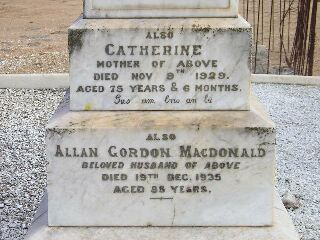 Photo of headstones/Catherine McLeay d1929 hdstn SA